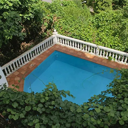 Charming With Pool In 30 M² And Garden